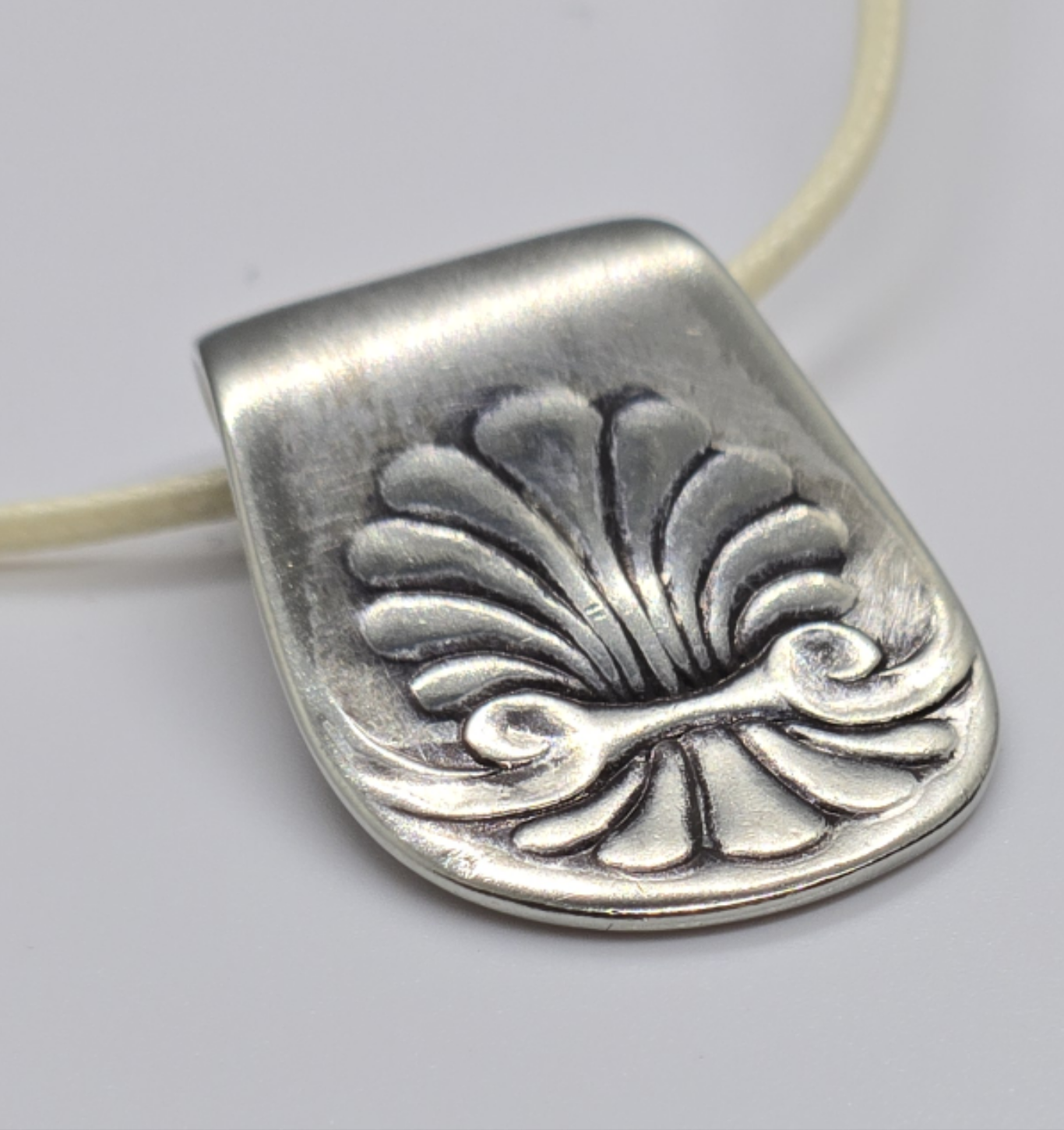 Vintage Shell Necklace and Pendant