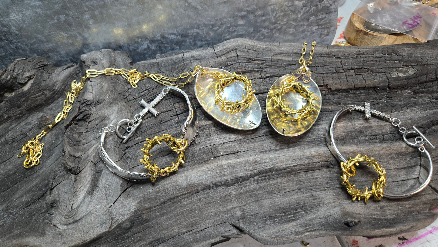 Crown of thorns bracelet- Gold