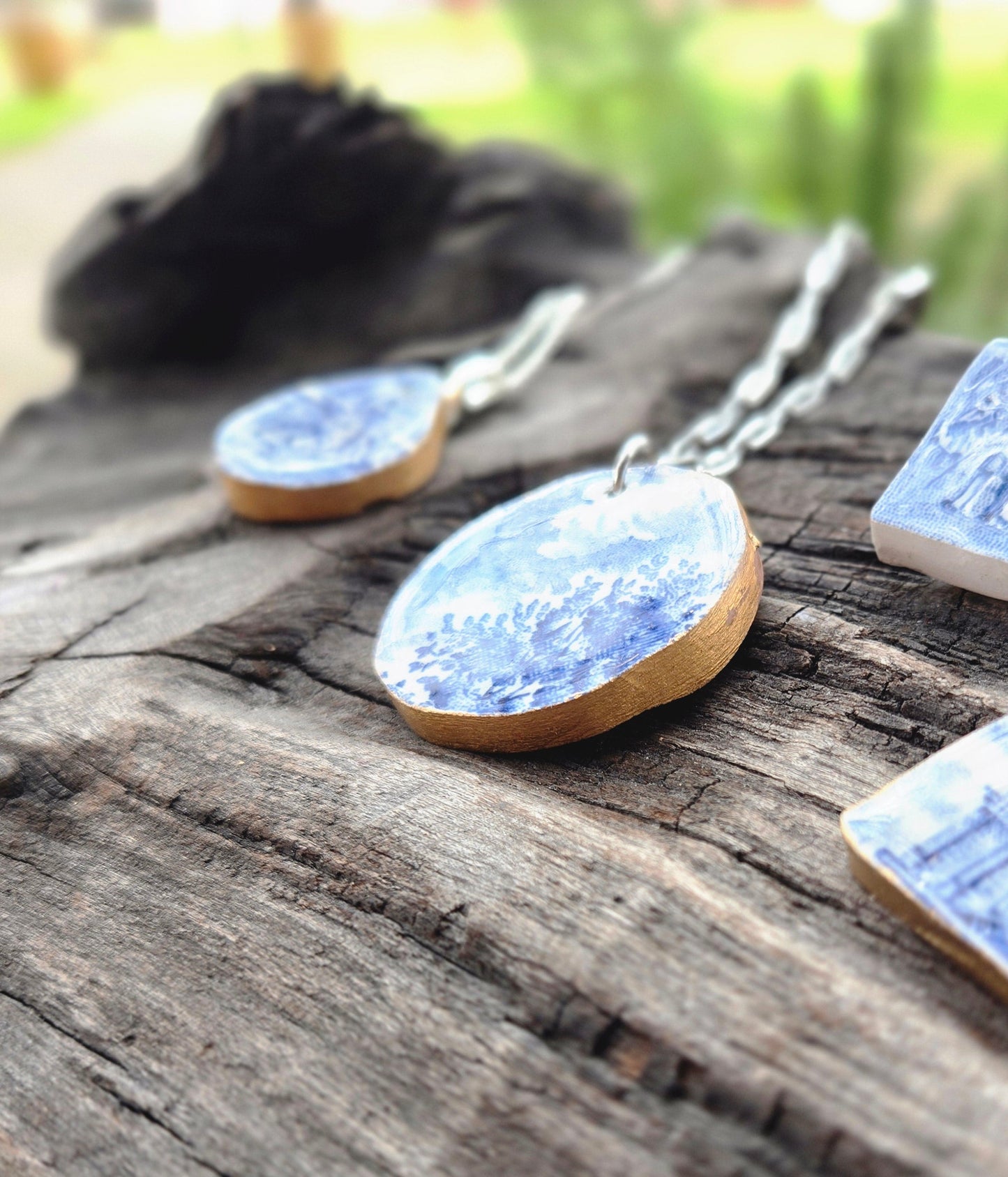 Circle Leaf Necklace