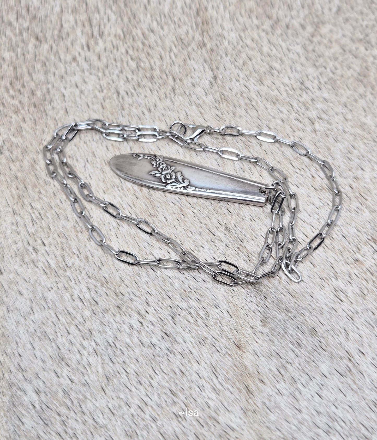 Paperclip Queen Bess