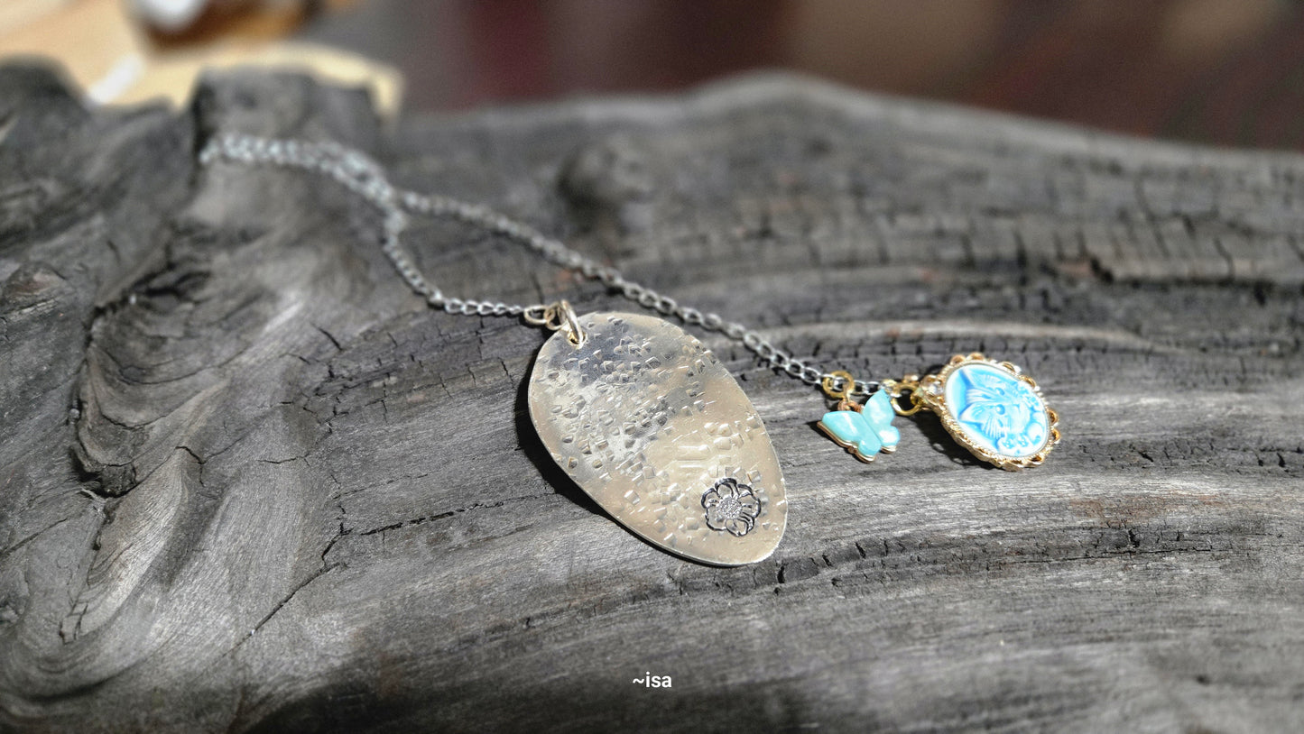 Kitty Bookmark with Chain Trim